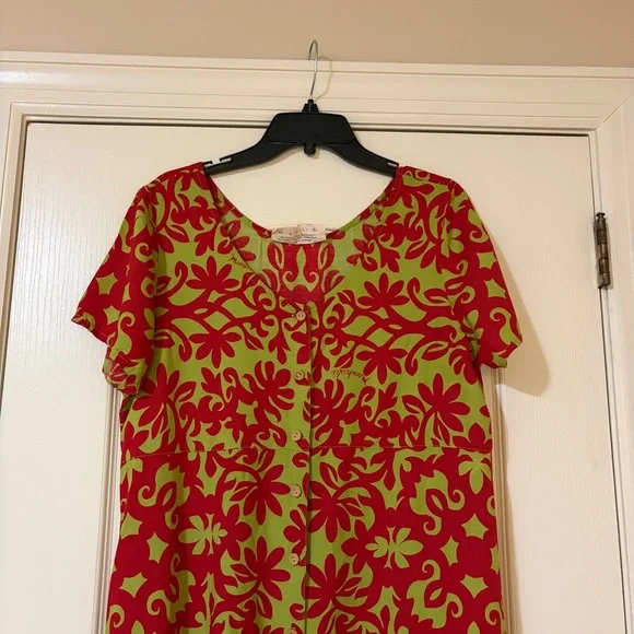 Floral Red and Green Manuheali’i Dress - Picture 3 of 15